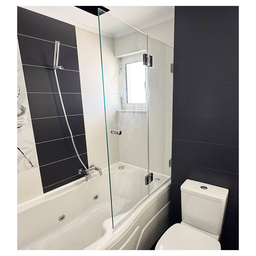  Folding glass panel 8mm 80x150cm in bathtub