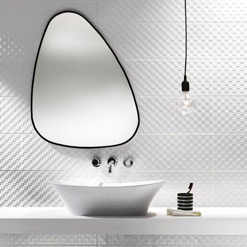 Καθρέπτης μπάνιου τοίχου 60x80cm σε σχήμα βότσαλου με μαύρο περίγραμμα