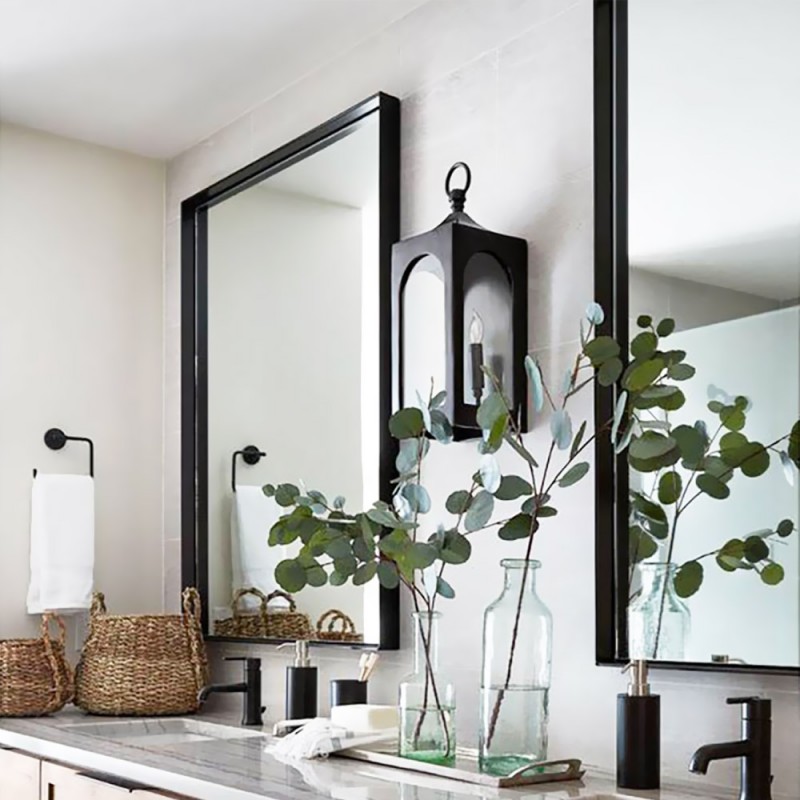 Καθρέπτης μπάνιου με μεταλλικό πλαίσιο 40x80cm από μαύρη χαλύβδινη λάμα και φωτιστικό