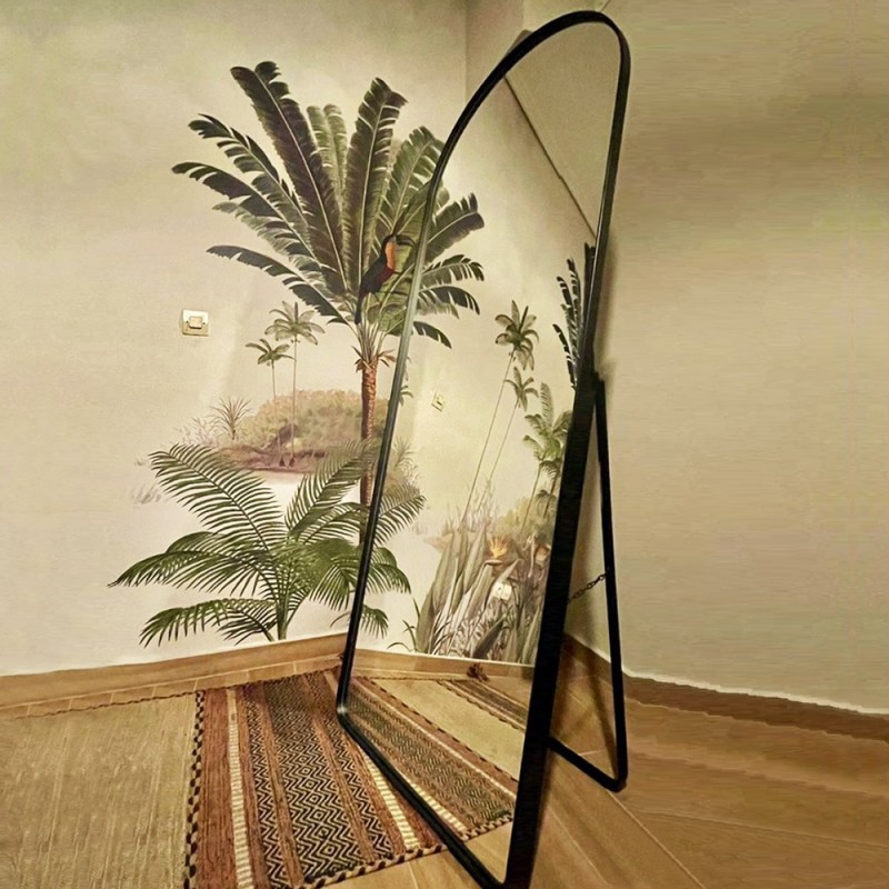Καθρέπτης επιδαπέδιος 60x180cm από μεταλλική λάμα χάλυβα σε μαύρο χρώμα με βάση στήριξης