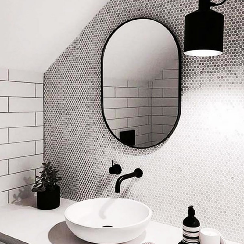 Mirror 40x80cm - 60x90cm in the shape of an oval capsule with paint border