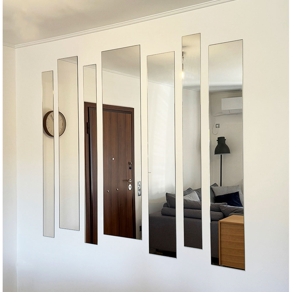 Composition of round mirrors consisting of 7 pieces